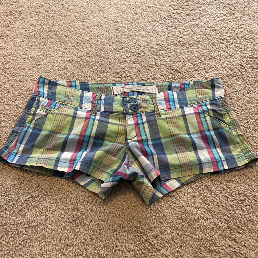 Hollister size 1